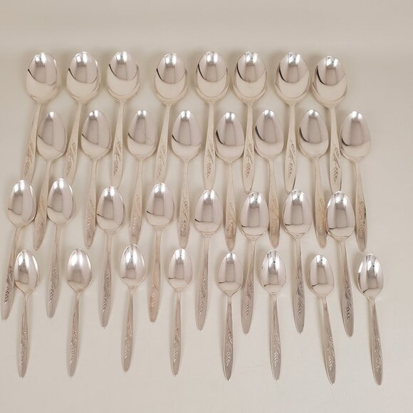 Vintage Community Plate “Song of Autumn” Flatware Set – 8 place - Picture 7 of 11